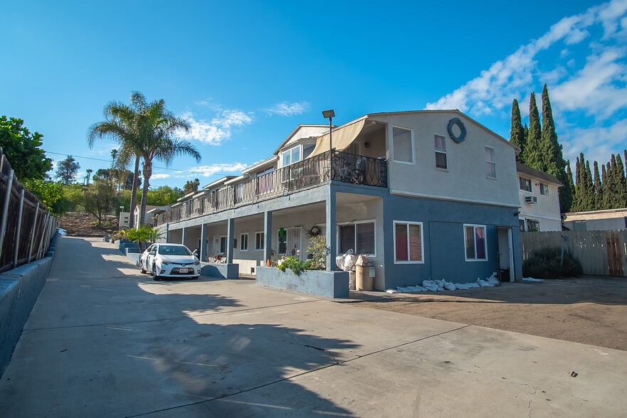 9922-9934 Buena Vista Dr, Spring Valley, CA à vendre - Photo du bâtiment - Image 1 de 18