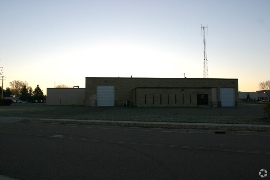 7955 Wallace Rd, Eden Prairie, MN à louer - Photo du bâtiment - Image 2 de 3