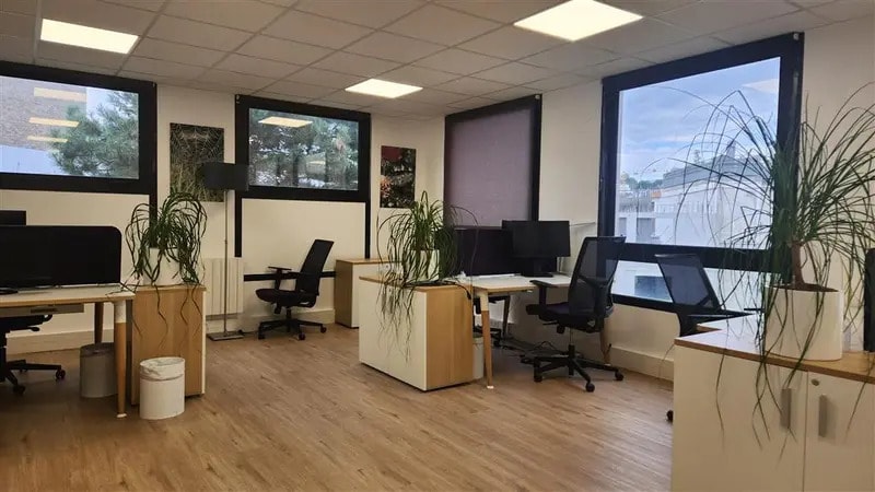 Office in Issy-les-Moulineaux for lease - Building Photo - Image 3 of 7