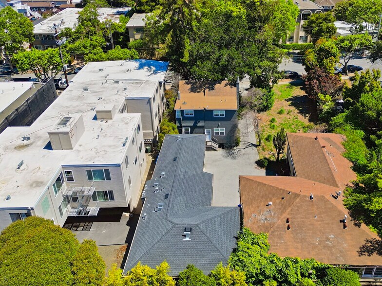 1124 Douglas Ave, Burlingame, CA à vendre - Photo du bâtiment - Image 2 de 21