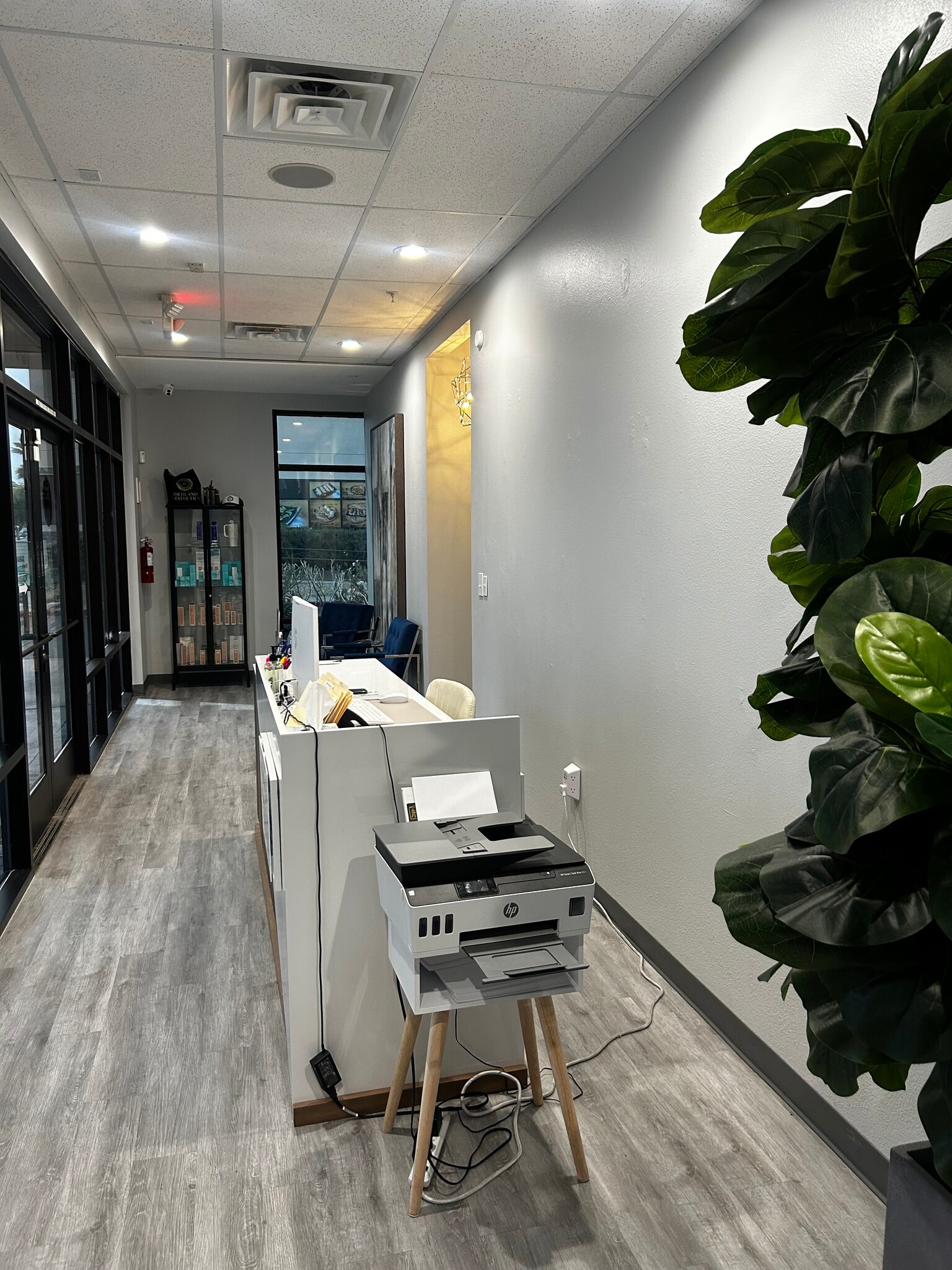 6345 S Rainbow Blvd, Las Vegas, NV for lease Interior Photo- Image 1 of 18