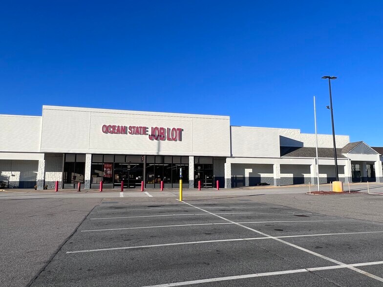 1328 Hooksett Rd, Hooksett, NH à louer - Photo du bâtiment - Image 3 de 9