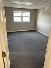 755 Main St, Monroe, CT à louer Photo intérieure- Image 1 de 1