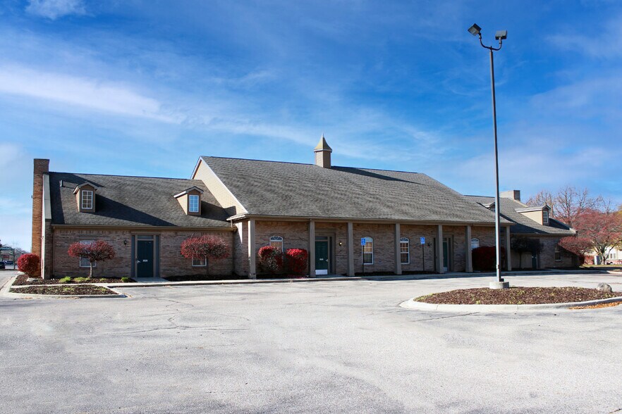 35100-35120 E Michigan Ave, Wayne, MI à louer - Photo du bâtiment - Image 1 de 16