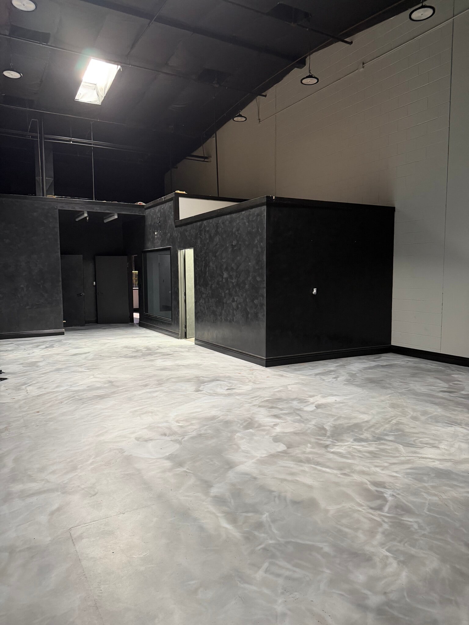 9275 Orco Pky, Jurupa Valley, CA for lease Interior Photo- Image 1 of 8