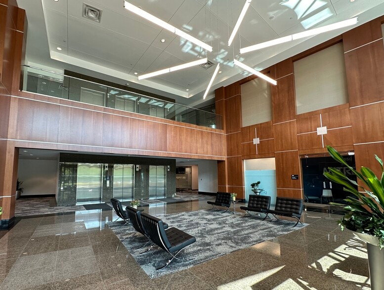 2211 Old Earhart Rd, Ann Arbor, MI for lease - Interior Photo - Image 2 of 15