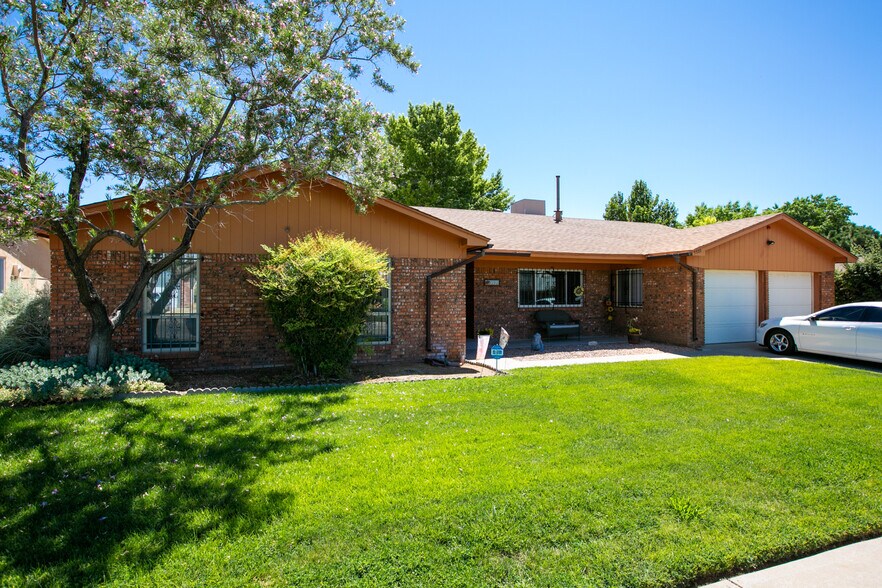 5320 Van Christopher Dr NE, Albuquerque, NM for sale - Primary Photo - Image 3 of 15