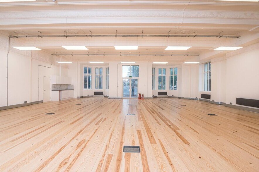 4-5 Church Rd, Southend-On-Sea à louer - Photo du bâtiment - Image 3 de 9