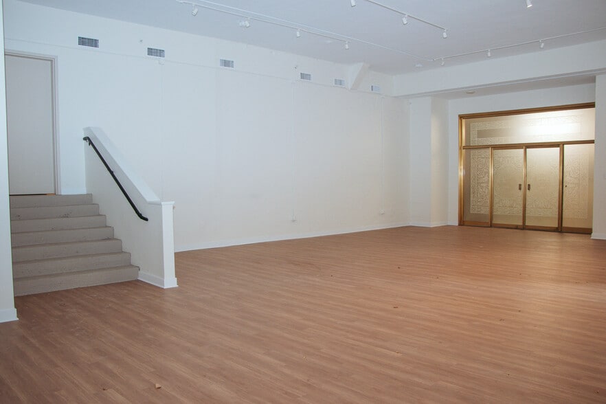 615 Vine, Cincinnati, OH for lease - Building Photo - Image 2 of 5