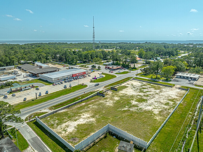 275 US Highway 98, Eastpoint, FL à vendre - Photo du bâtiment - Image 2 de 9