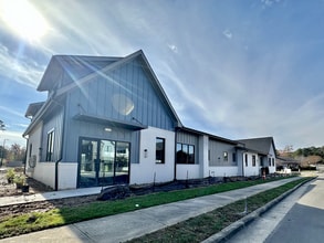 50200 Governors Dr, Chapel Hill, NC for lease Building Photo- Image 2 of 10