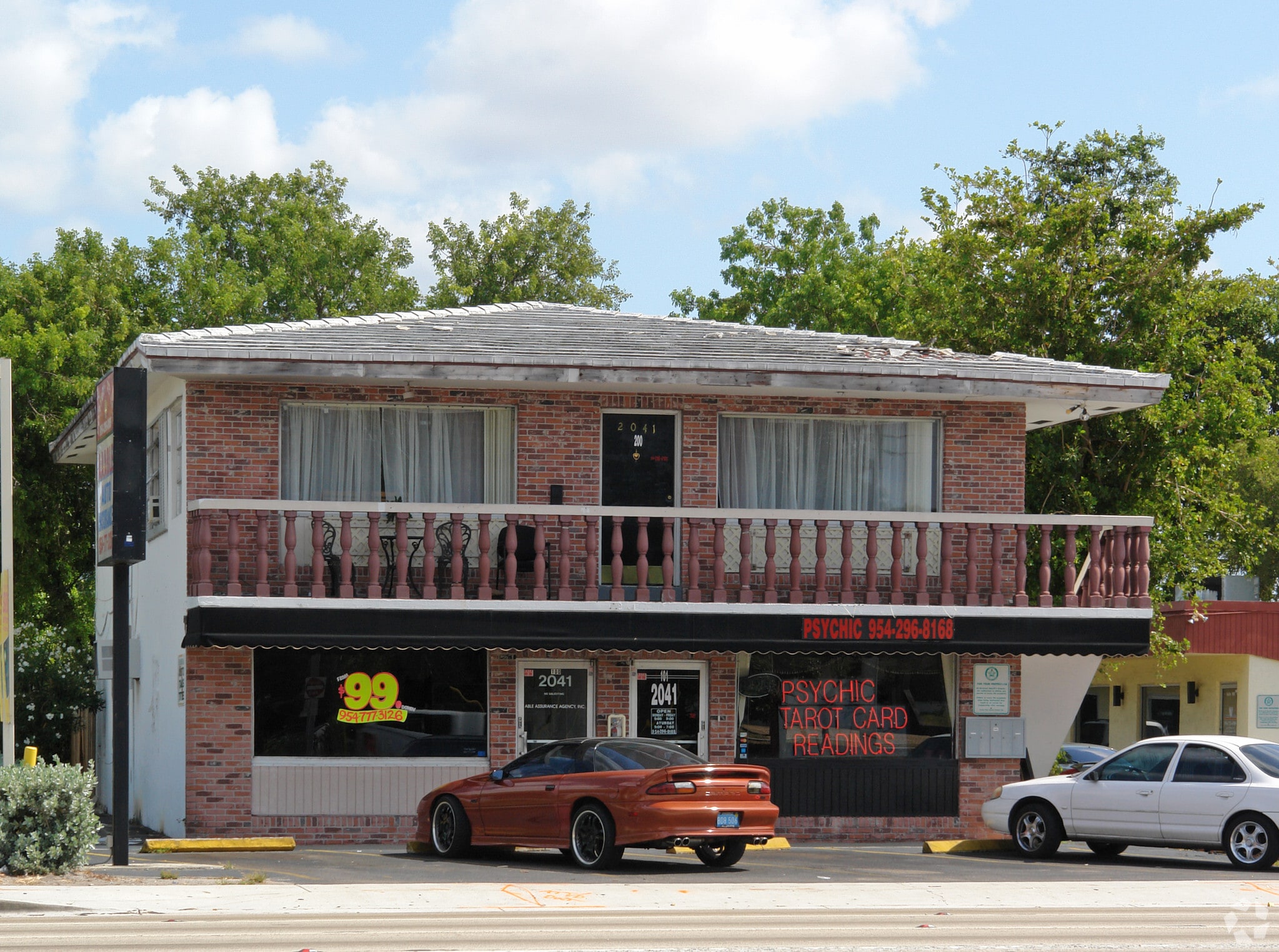2041 W Oakland Park Blvd, Oakland Park, FL for lease Primary Photo- Image 1 of 18