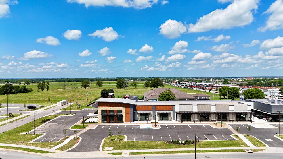 5761 Sunset Ave, Springdale, AR for lease - Building Photo - Image 1 of 8