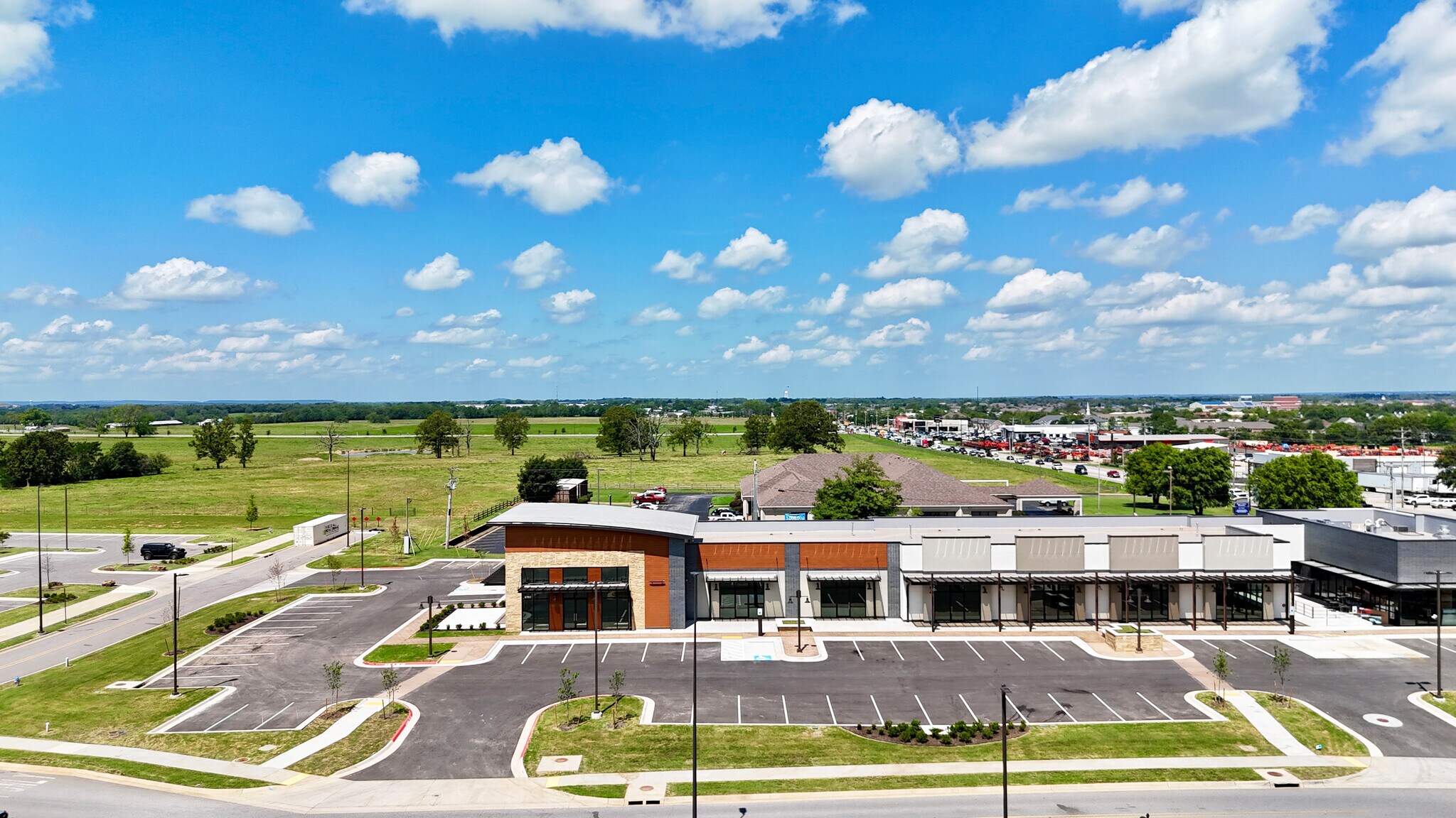 5761 Sunset Ave, Springdale, AR for lease Building Photo- Image 1 of 9