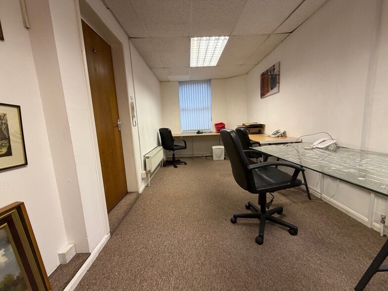 12 Dudley St, Luton for lease - Building Photo - Image 3 of 6