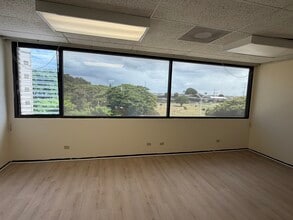 803 Kamehameha Hwy, Pearl City, HI à louer Photo intérieure- Image 2 de 3