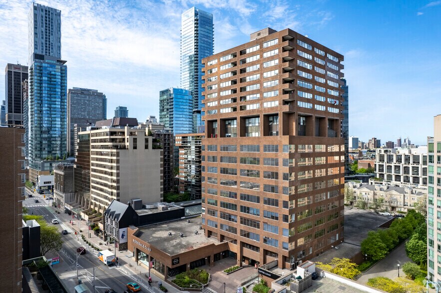 920 Yonge St, Toronto, ON à louer - Photo du bâtiment - Image 3 de 21