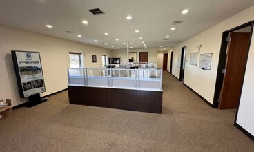 12236 Cutten Rd, Houston, TX for lease Interior Photo- Image 2 of 5