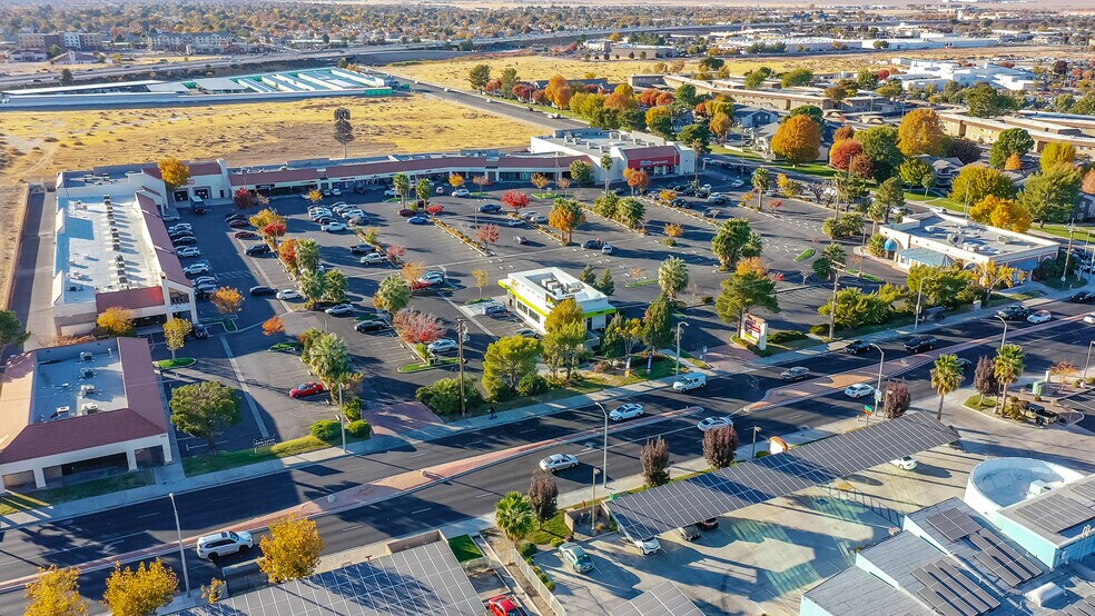 43901-43999 15th St W, Lancaster, CA à louer - Photo du bâtiment - Image 2 de 11