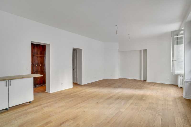 28 Rue De Turin, Paris for lease - Interior Photo - Image 2 of 13