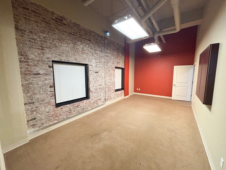 431 S Jefferson Ave, Springfield, MO à louer - Photo du bâtiment - Image 2 de 45