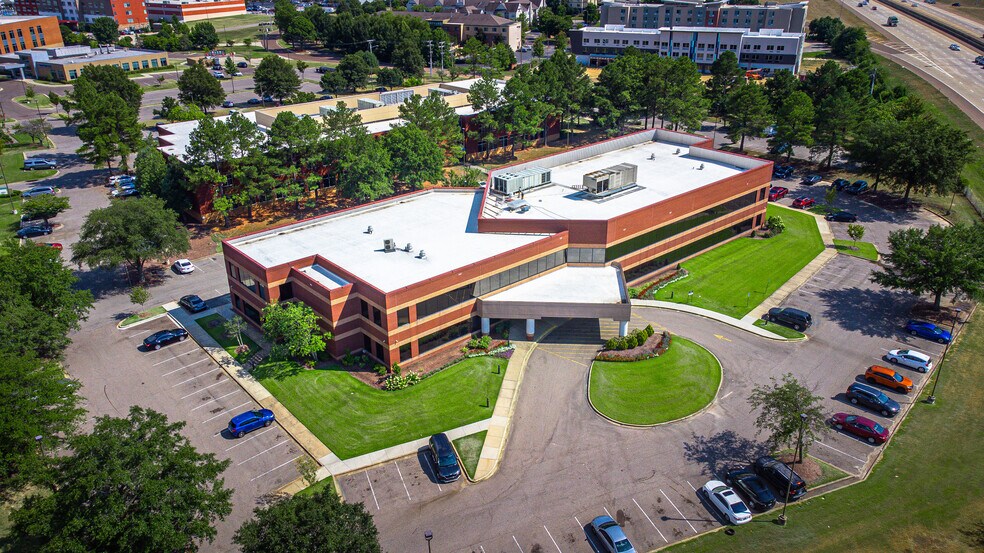 401 Southcrest Cir, Southaven, MS à louer - Photo du bâtiment - Image 3 de 16