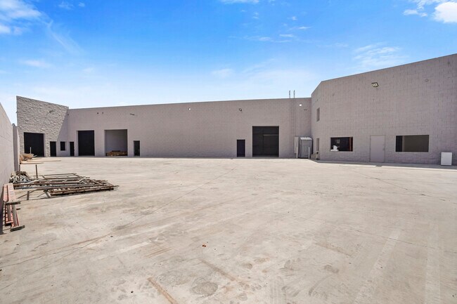 More details for 10926 Randall St, Sun Valley, CA - Industrial for Lease