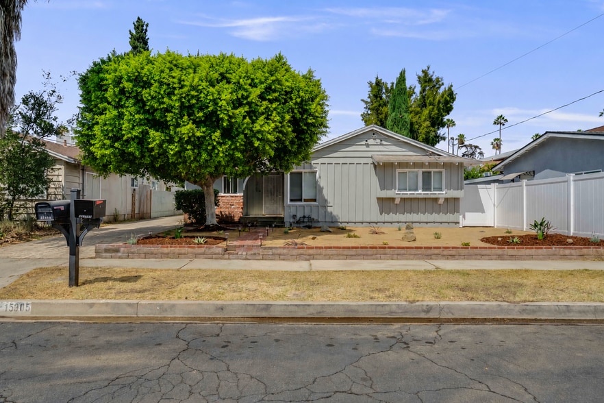 15907 Enadia Way, Van Nuys, CA for sale - Building Photo - Image 2 of 44