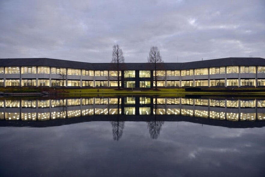 Waterside Dr, Reading for lease - Building Photo - Image 1 of 9