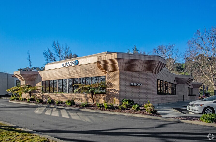 5800 Stoneridge Mall Rd, Pleasanton, CA à vendre - Photo du bâtiment - Image 3 de 12