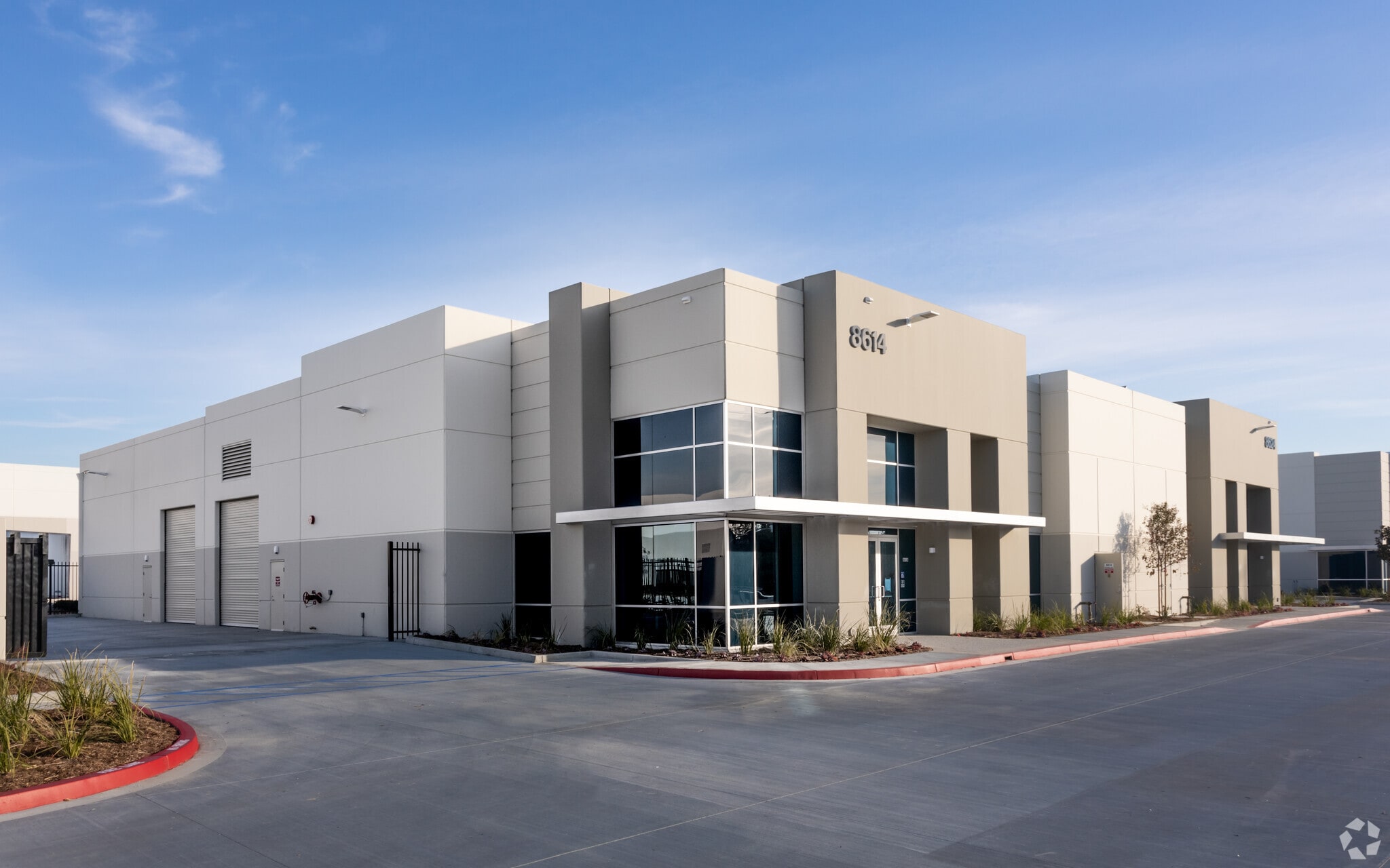 8614 Kimball Ave, Chino, CA à vendre Photo principale- Image 1 de 13