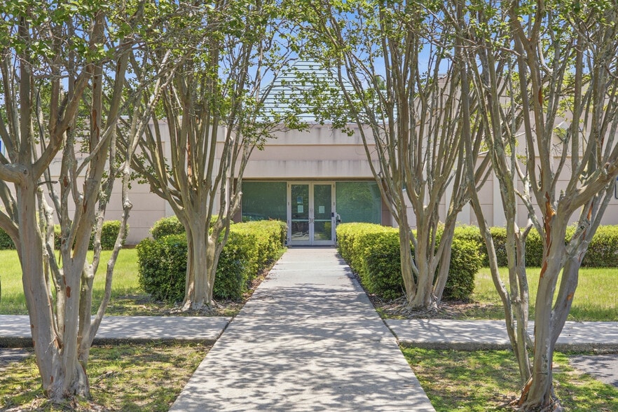 3355 McLemore Dr, Pensacola, FL for lease - Interior Photo - Image 3 of 5