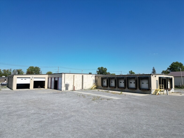 3365 Broadway St, Cheektowaga, NY à vendre - Photo du bâtiment - Image 3 de 7