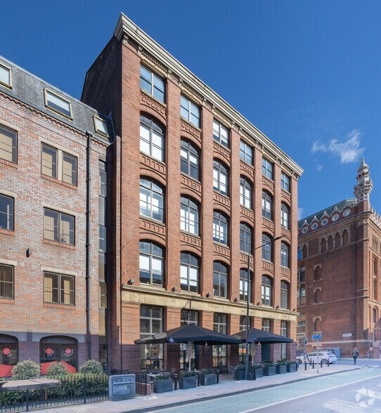 Park Sq W, Leeds à louer - Photo du bâtiment - Image 3 de 5