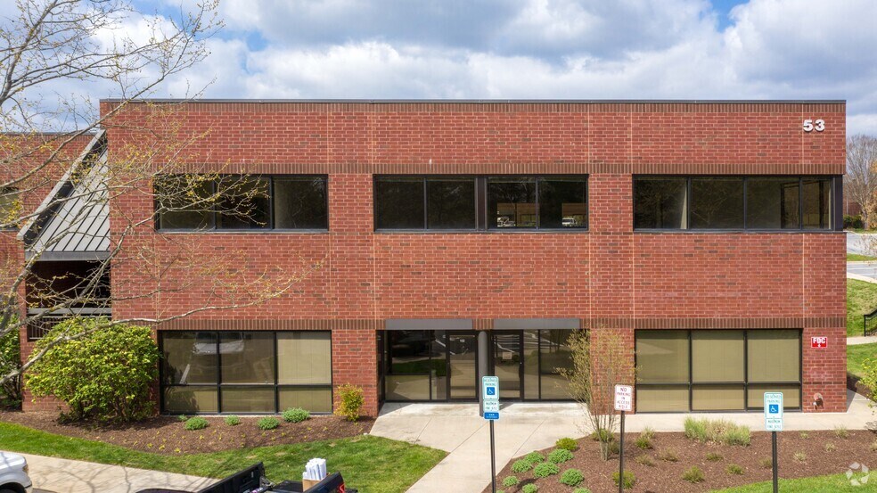 47 Loveton Cir, Sparks, MD à louer - Photo du bâtiment - Image 3 de 8