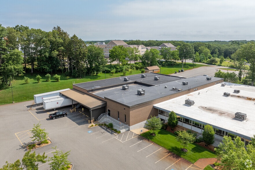 32 Dunham Rd, Beverly, MA for lease - Building Photo - Image 3 of 6