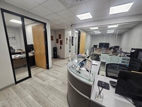 1095 W Rio Salado Pky, Tempe, AZ for lease Interior Photo- Image 2 of 26