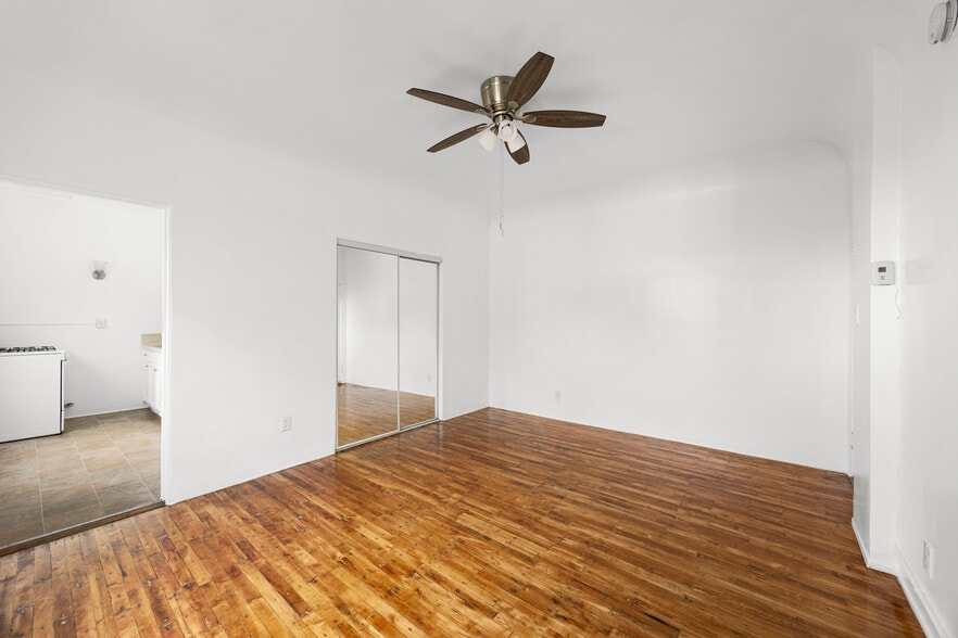 2335 Miramar St, Los Angeles, CA à vendre - Photo du bâtiment - Image 2 de 31