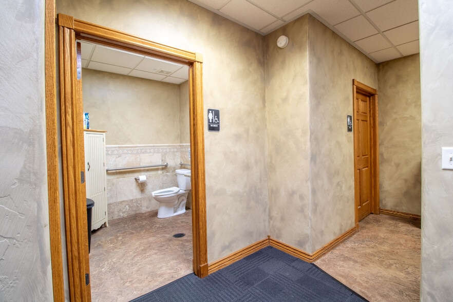 335 S 1250 W, Lindon, UT for lease - Building Photo - Image 3 of 59