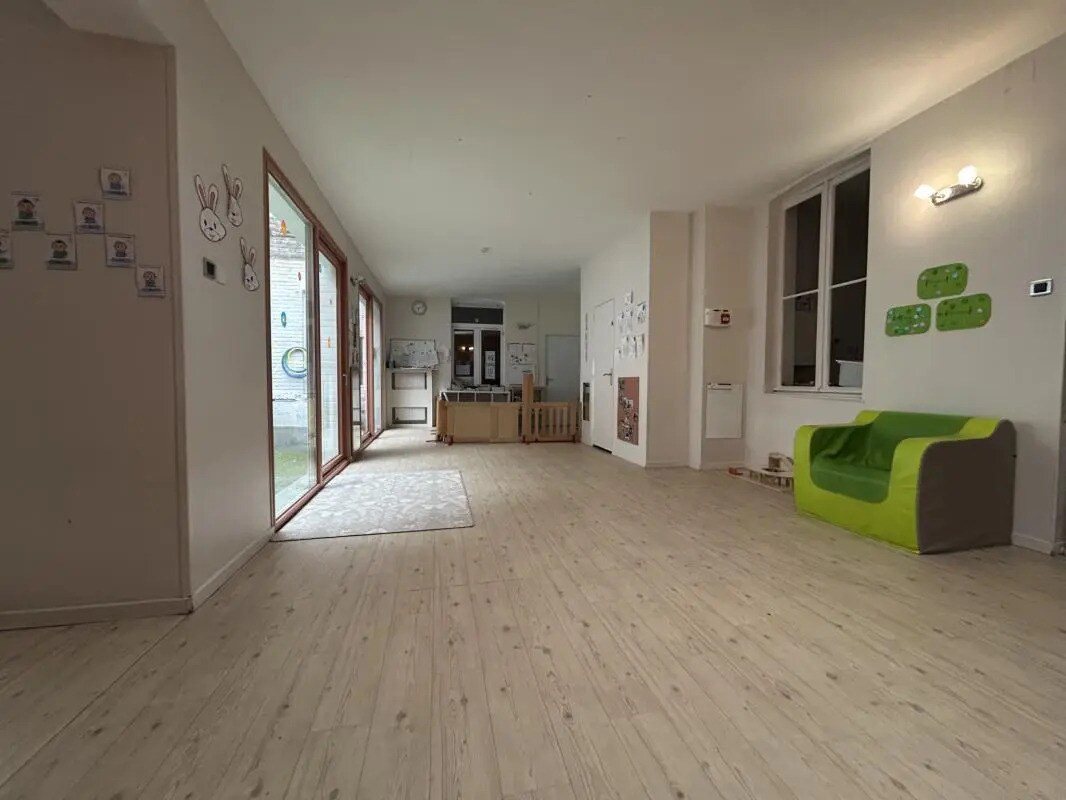 Retail in Lille for sale Building Photo- Image 1 of 8