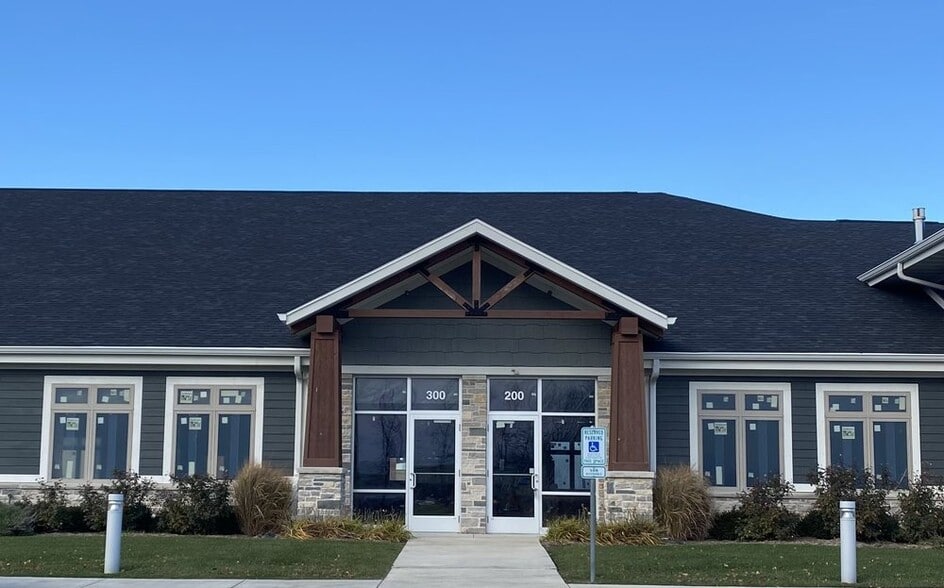 W248N5233 Executive Dr, Sussex, WI for lease - Building Photo - Image 3 of 5