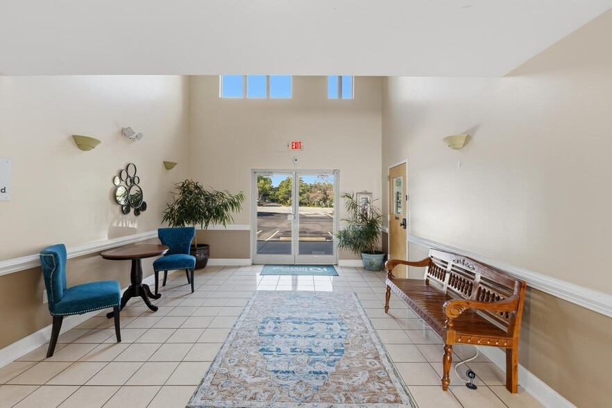 2505 S 17th St, Wilmington, NC for lease - Lobby - Image 2 of 11