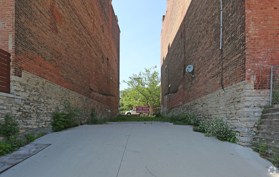 553 E 13th St, Cincinnati, OH for sale - Building Photo - Image 1 of 1