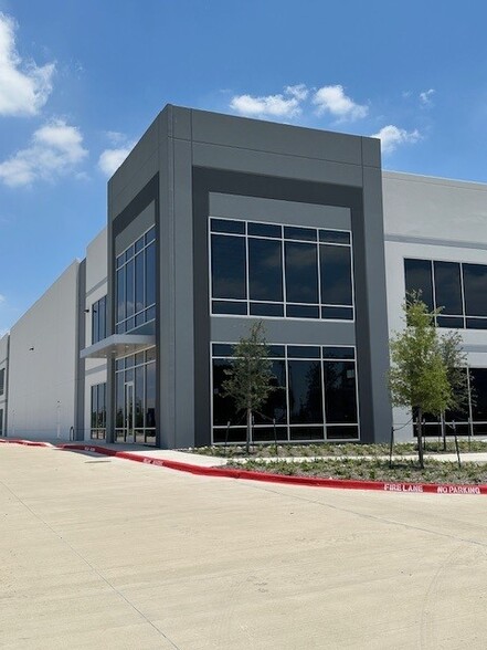 8101 Corporate Way, Frisco, TX for lease - Building Photo - Image 3 of 4