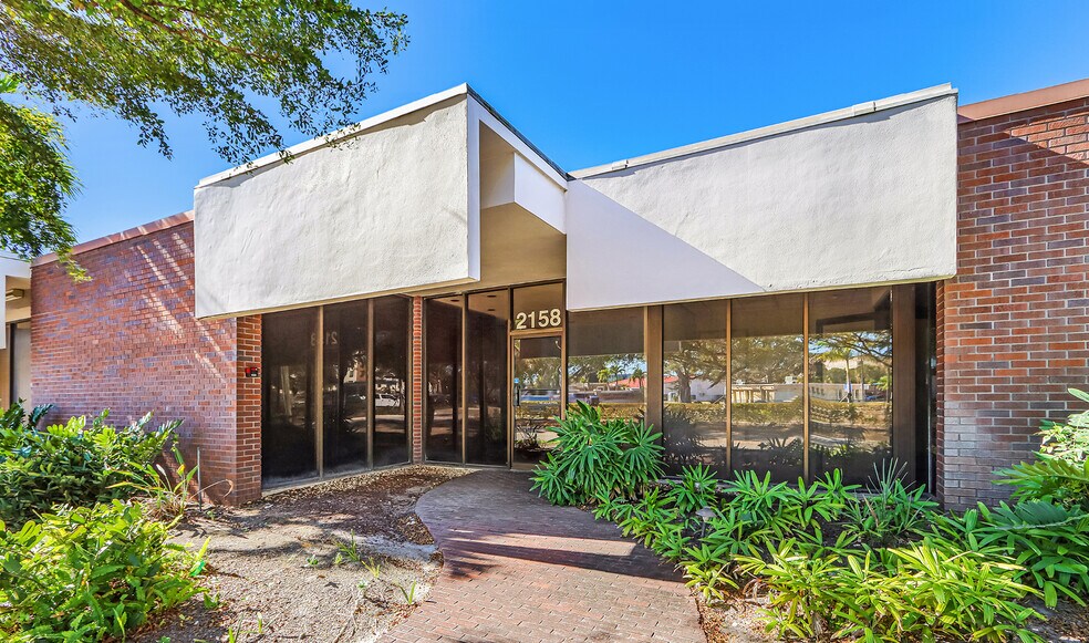 2142-2158 Johnson St, Fort Myers, FL à louer - Photo principale - Image 1 de 10