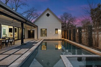 Plus de détails pour 106 E College St, Fredericksburg, TX - Spécialité à vendre