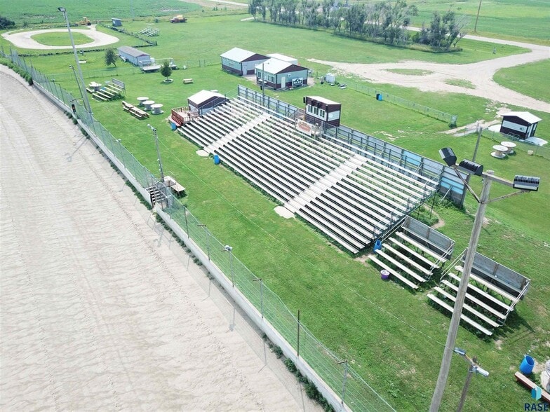 1300 SE 3rd Ave, Miller, SD for sale - Building Photo - Image 1 of 78