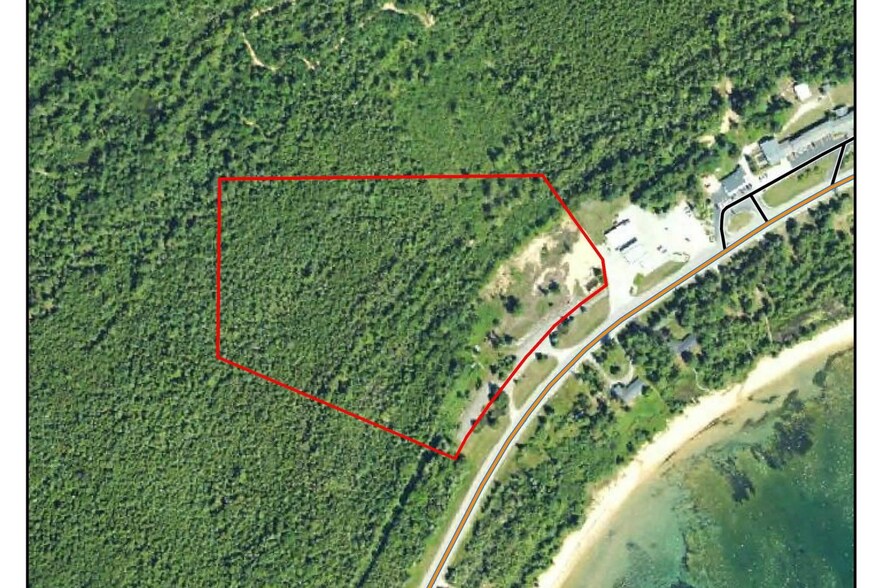 6838 US-2 Hwy, Manistique, MI à vendre - Photo du bâtiment - Image 3 de 21