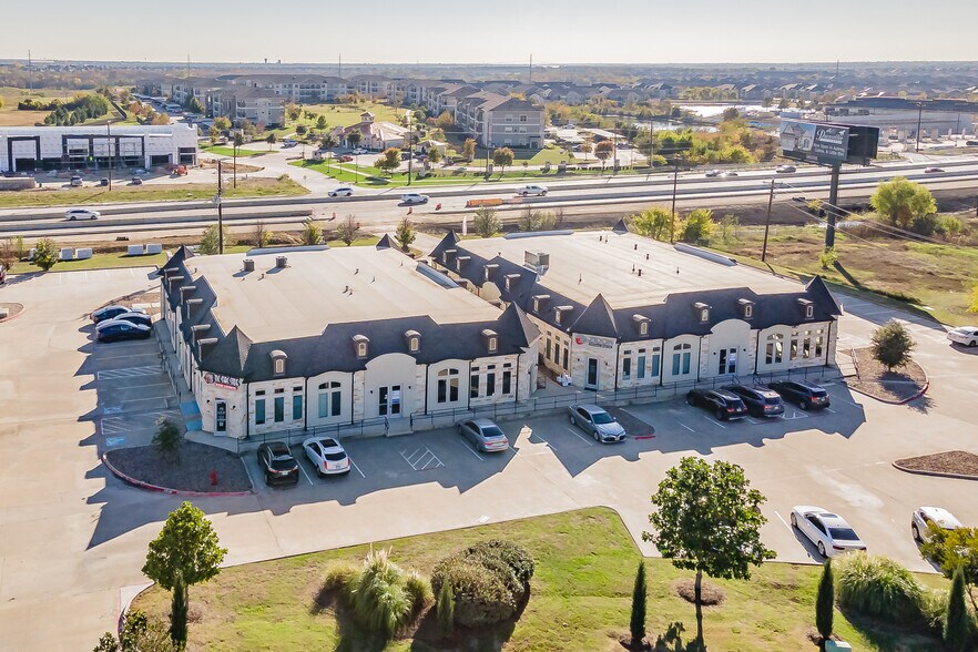 27045 E University Dr, Aubrey, TX à vendre - Photo du bâtiment - Image 3 de 11