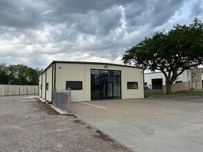 5001 Dexham Rd, Rowlett, TX for lease Building Photo- Image 1 of 10